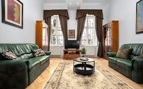 Emerald Suite With Free Parking