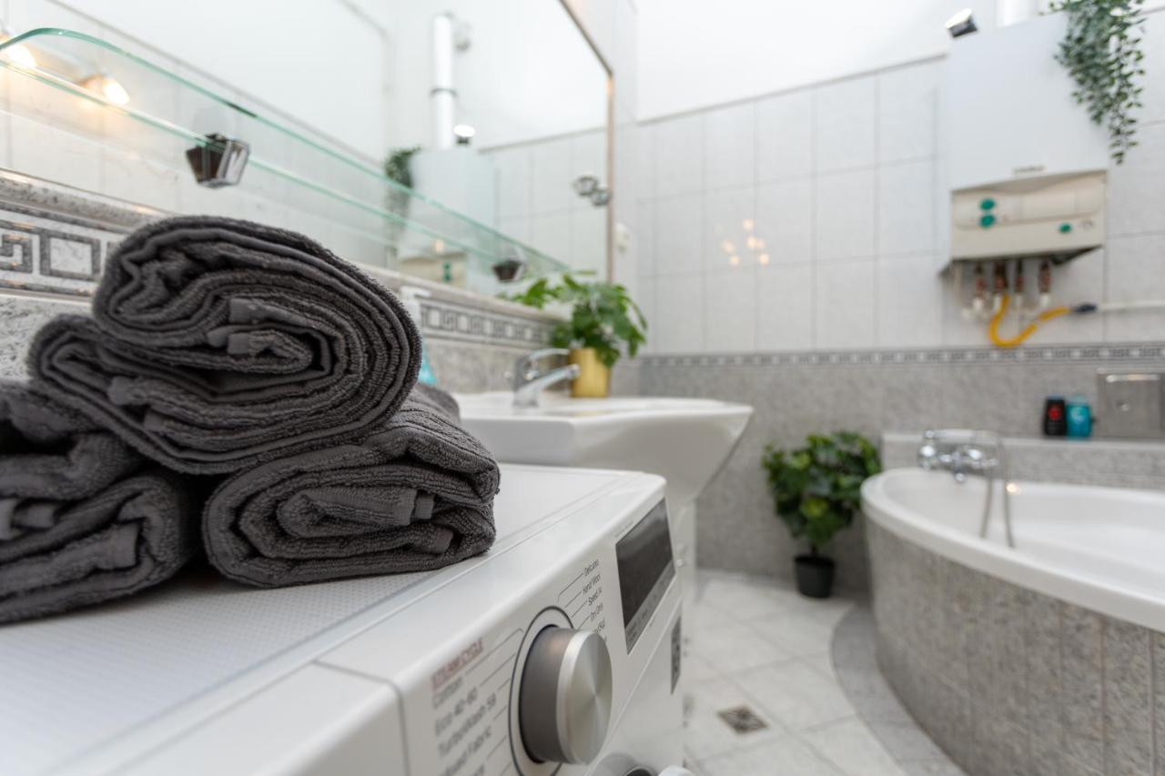 Emerald Suite With Free Parking Budapest Exterior photo