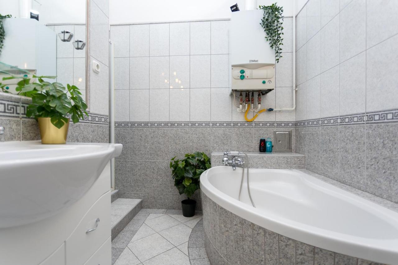 Emerald Suite With Free Parking Budapest Exterior photo