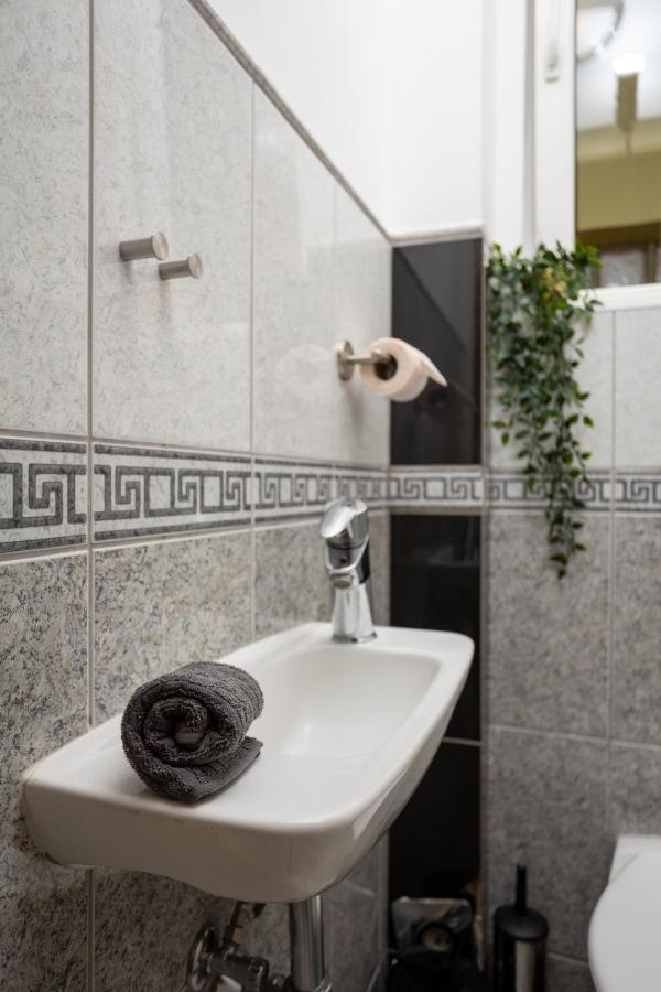 Emerald Suite With Free Parking Budapest Exterior photo