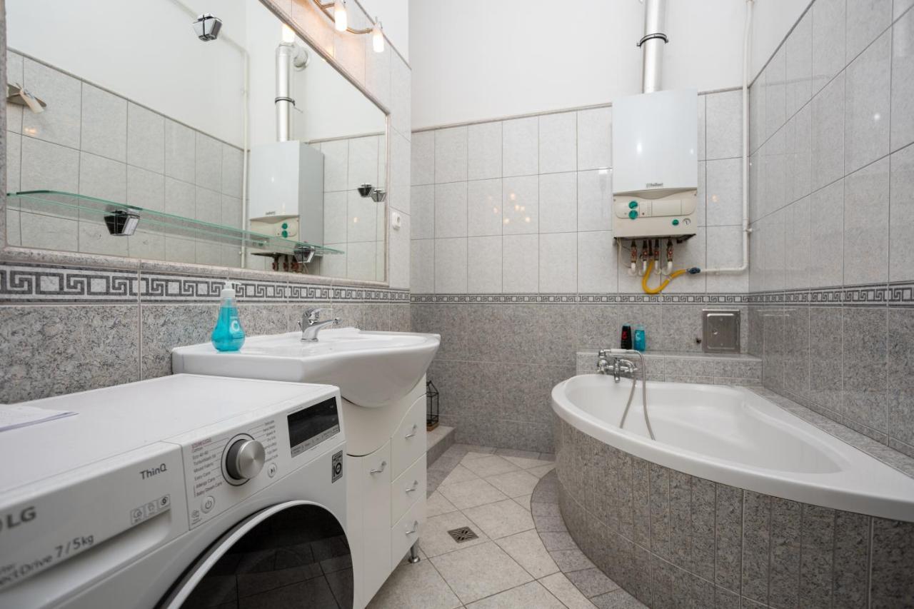 Emerald Suite With Free Parking Budapest Exterior photo